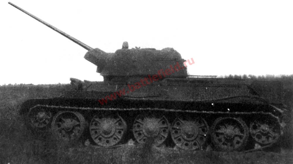 Опытный образец Т-34-57 на испытаниях на ГАНИОПе. Июнь-июль 1943 г.