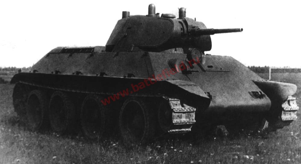 Экспериментальный танк А-20 на испытаниях в НИИБТ Полигоне. 1939 г.