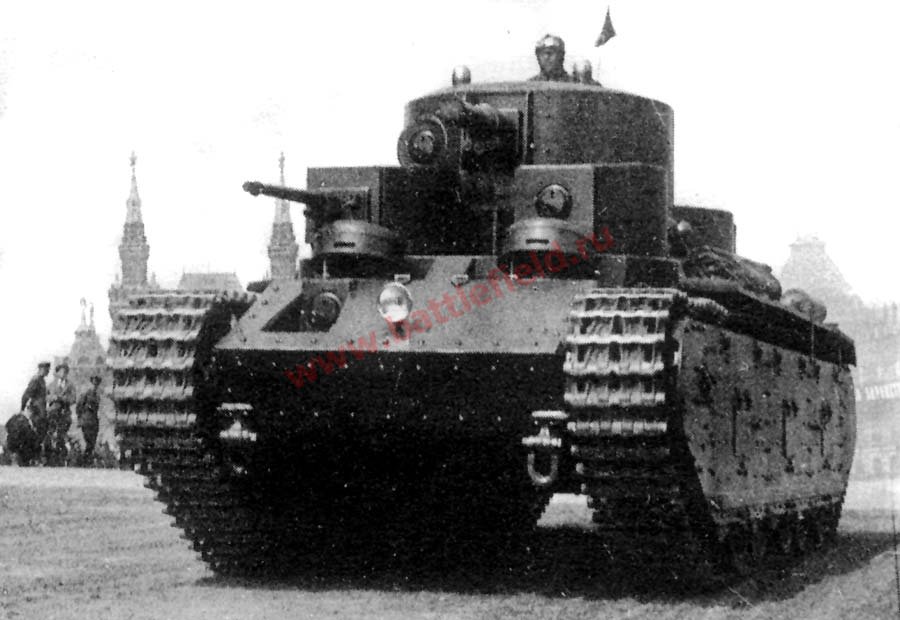 T-35-2 на параде в Москве. 7 ноября 1933 г.